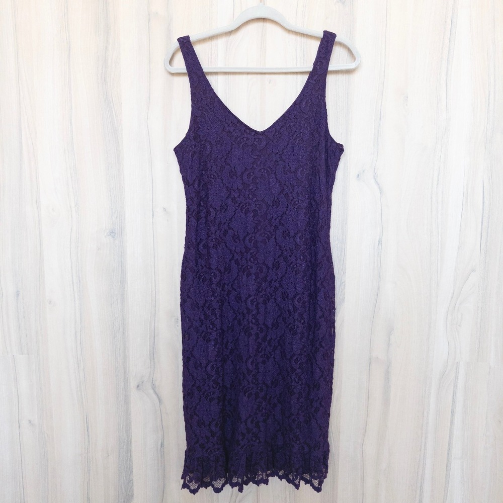 V-Neck Lace Midi Dress in Deep Purple
